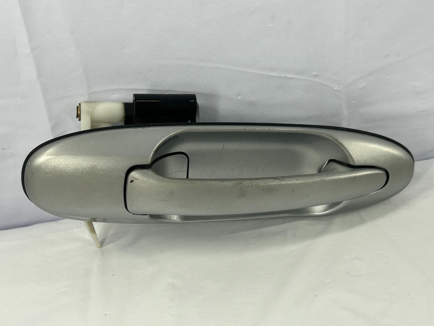 01-07 Toyota Sequoia Exterior Rear Right Door Handle Assembly OEM 69230-34020-B1
