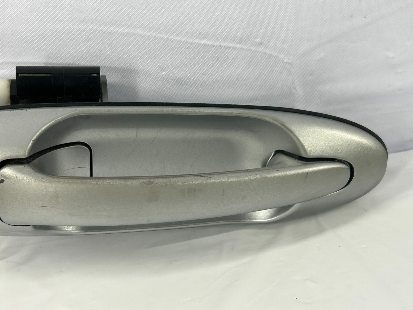 01-07 Toyota Sequoia Exterior Rear Right Door Handle Assembly OEM 69230-34020-B1