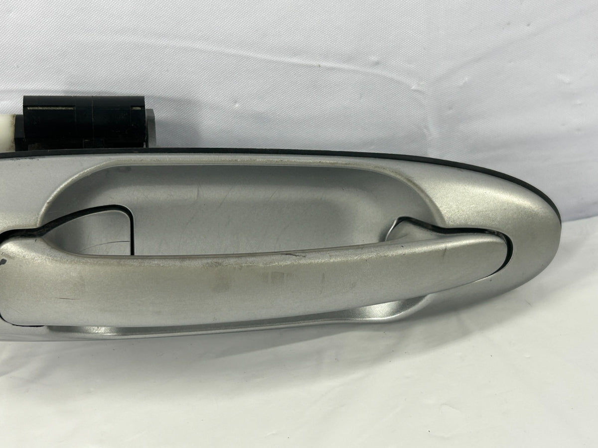 01-07 Toyota Sequoia Exterior Rear Right Door Handle Assembly OEM 69230-34020-B1