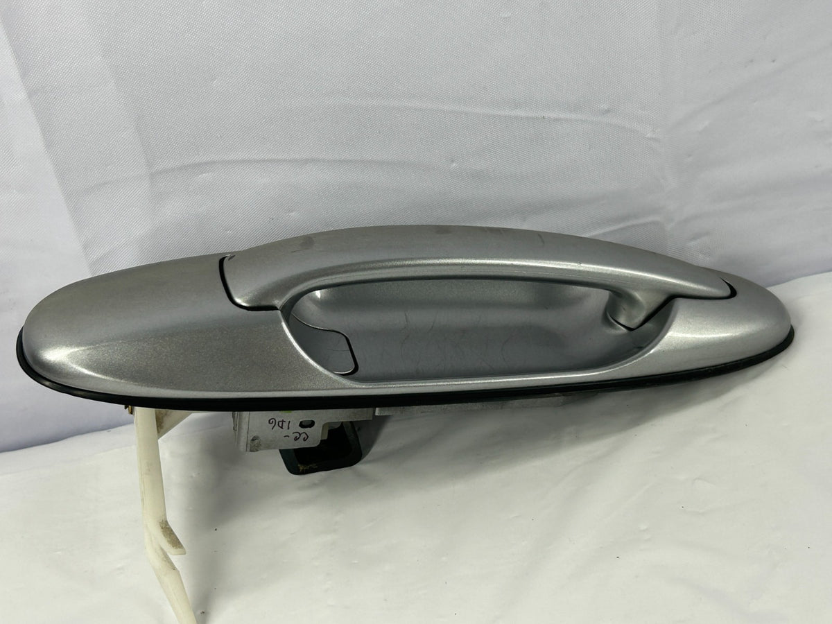 01-07 Toyota Sequoia Exterior Rear Right Door Handle Assembly OEM 69230-34020-B1
