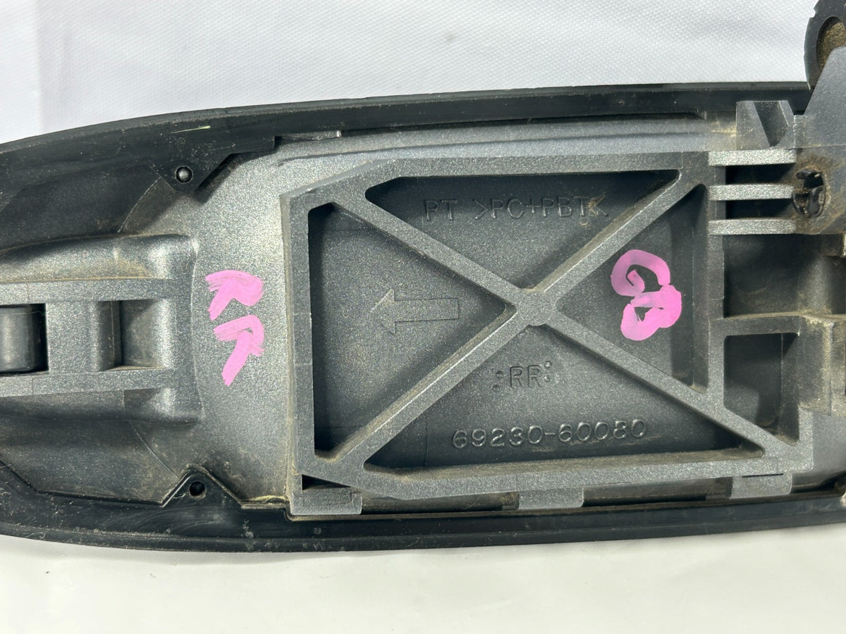 01-07 Toyota Sequoia Exterior Rear Right Door Handle Assembly OEM 69230-34020-B1