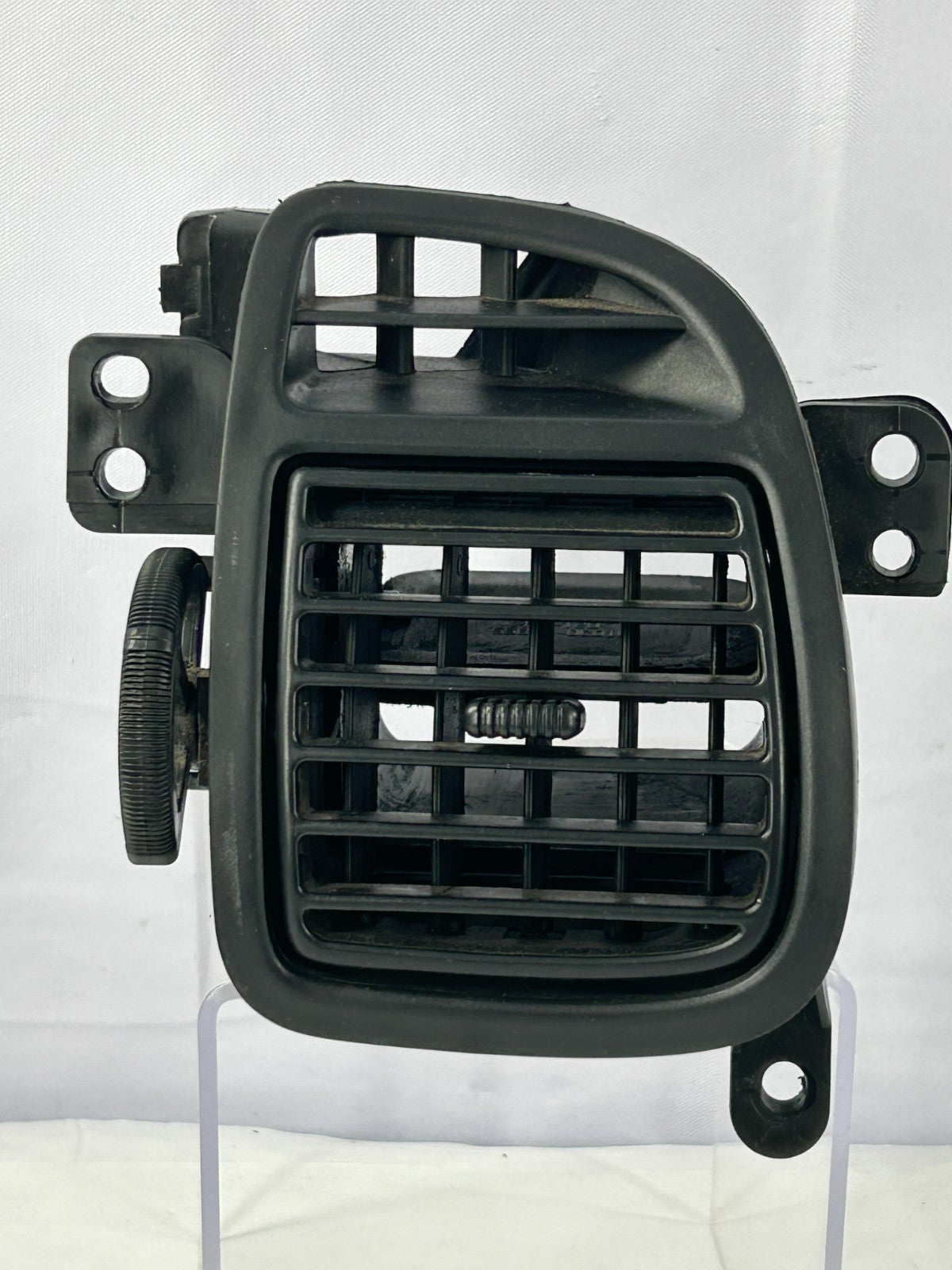 2001-2007 Toyota Sequoia Front Right Outer AC Heat Dash Air Vent OEM 55687-0C010