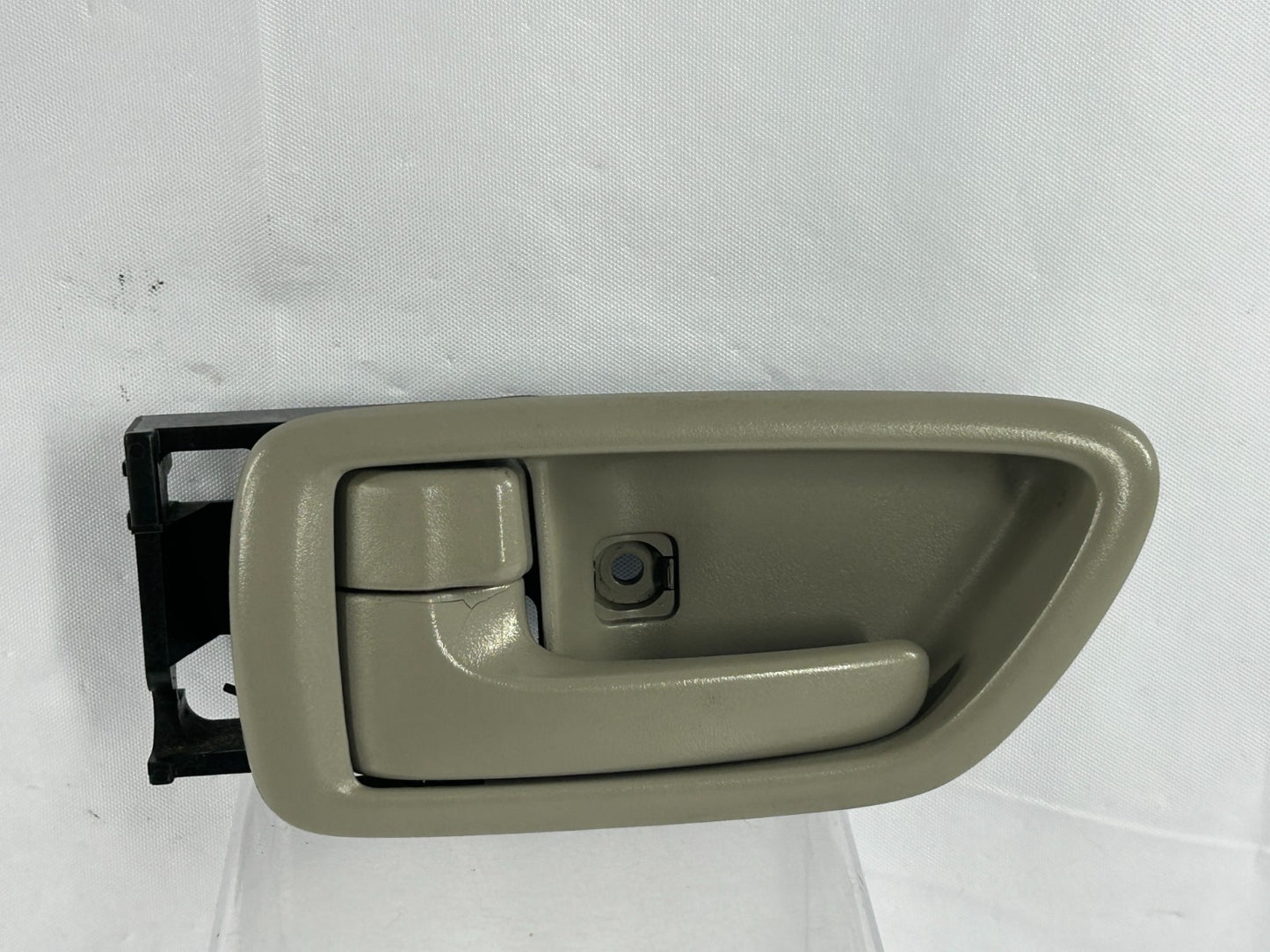 01-07 Toyota Sequoia Front Left Interior Door Handle Gray OEM 69206-0C030-B0
