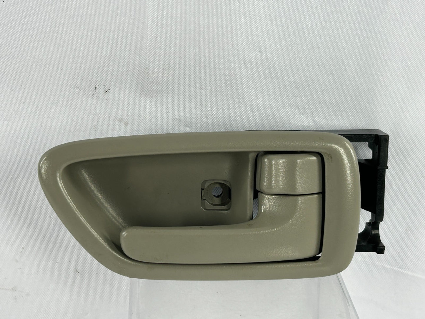 01-07 Toyota Sequoia Front Right Side Inside Door Handle Gray OEM 69205-0C030-B0
