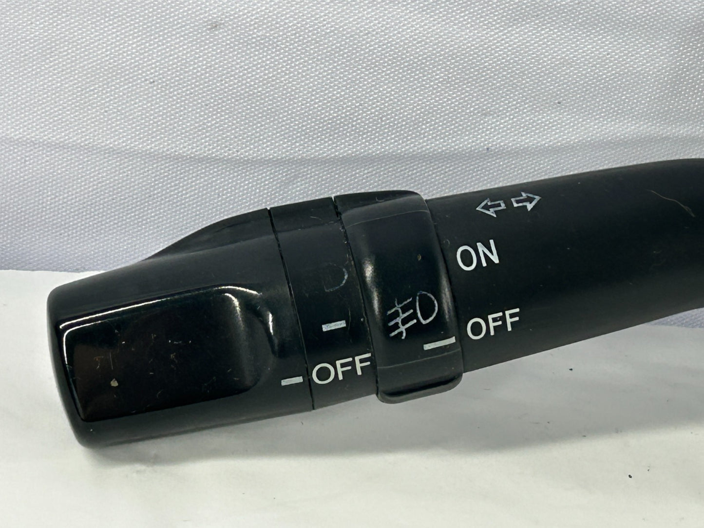 2001-2007 Toyota Sequoia Headlamp Turn Signal Switch Assembly OEM 84140-0C040