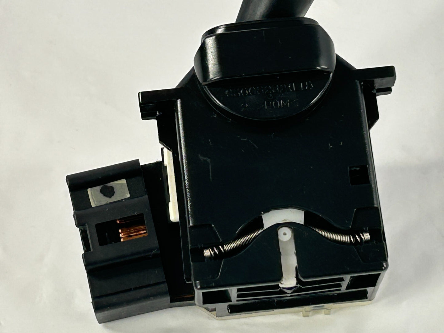 2001-2007 Toyota Sequoia Headlamp Turn Signal Switch Assembly OEM 84140-0C040