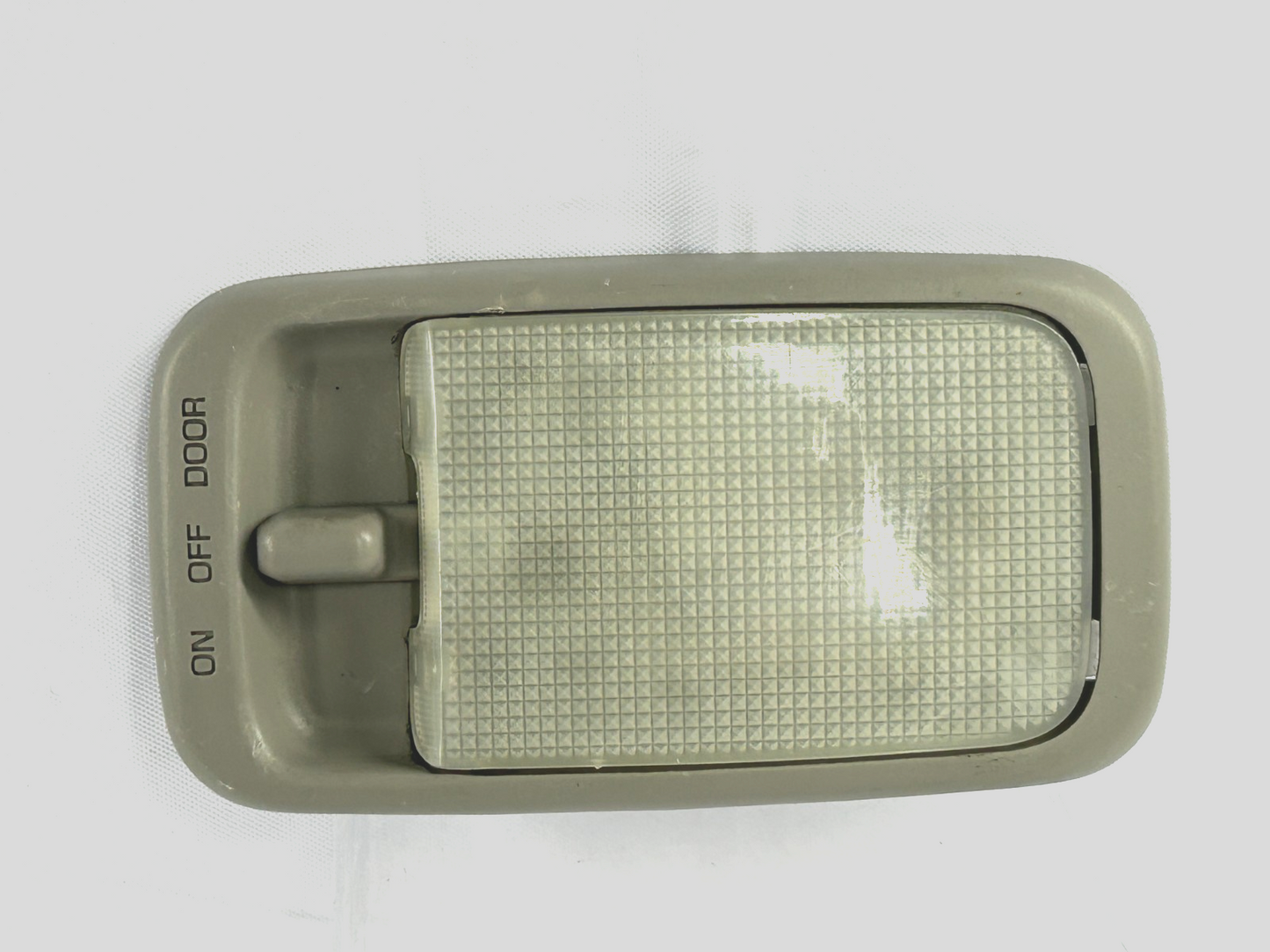 2001-2007 Toyota Sequoia Overhead Dome Light Lamp Assembly OEM 81240-02030-B1