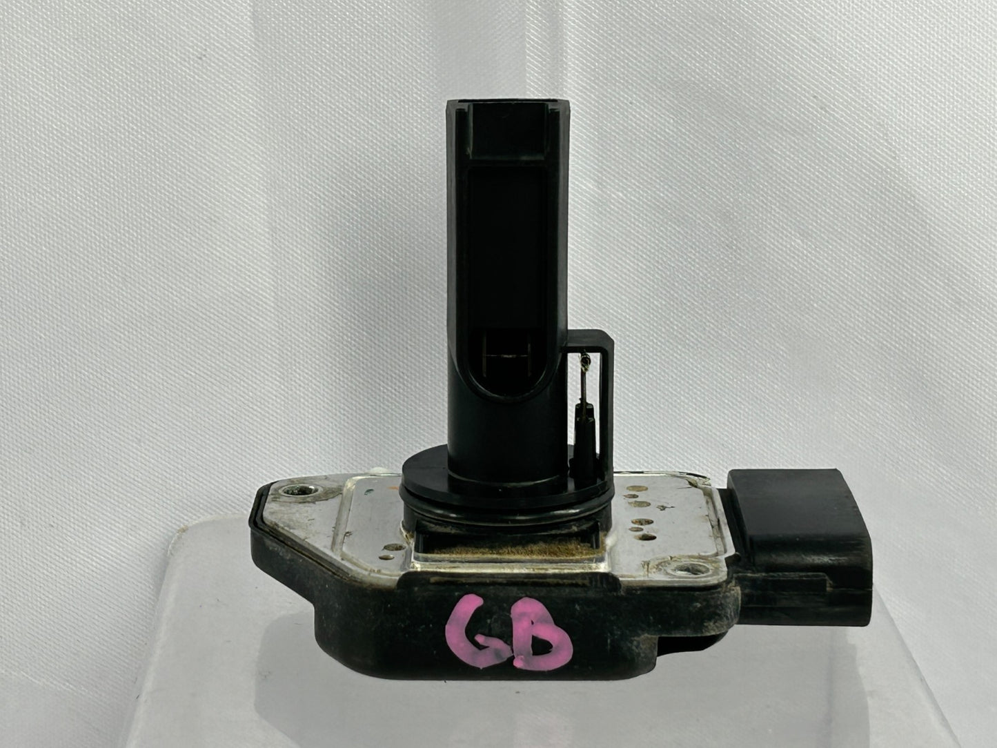 2001-2005 Toyota Sequoia Front Engine Mass Air Flow Sensor Meter OEM 22204-0F010