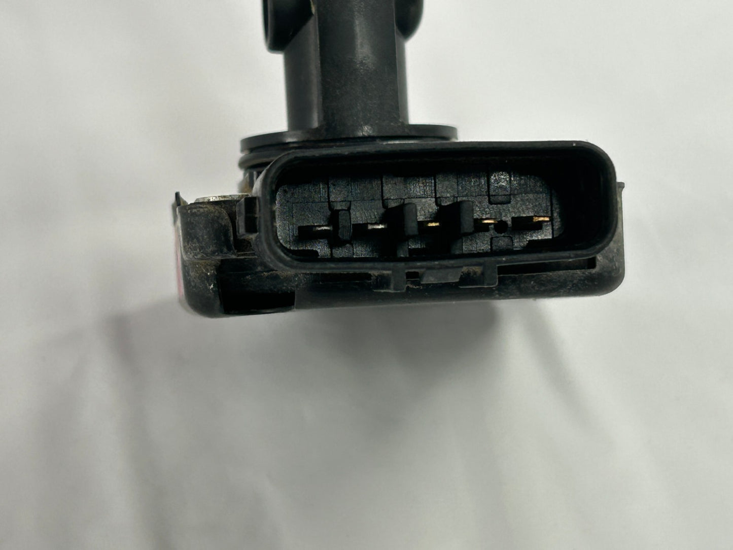 2001-2005 Toyota Sequoia Front Engine Mass Air Flow Sensor Meter OEM 22204-0F010
