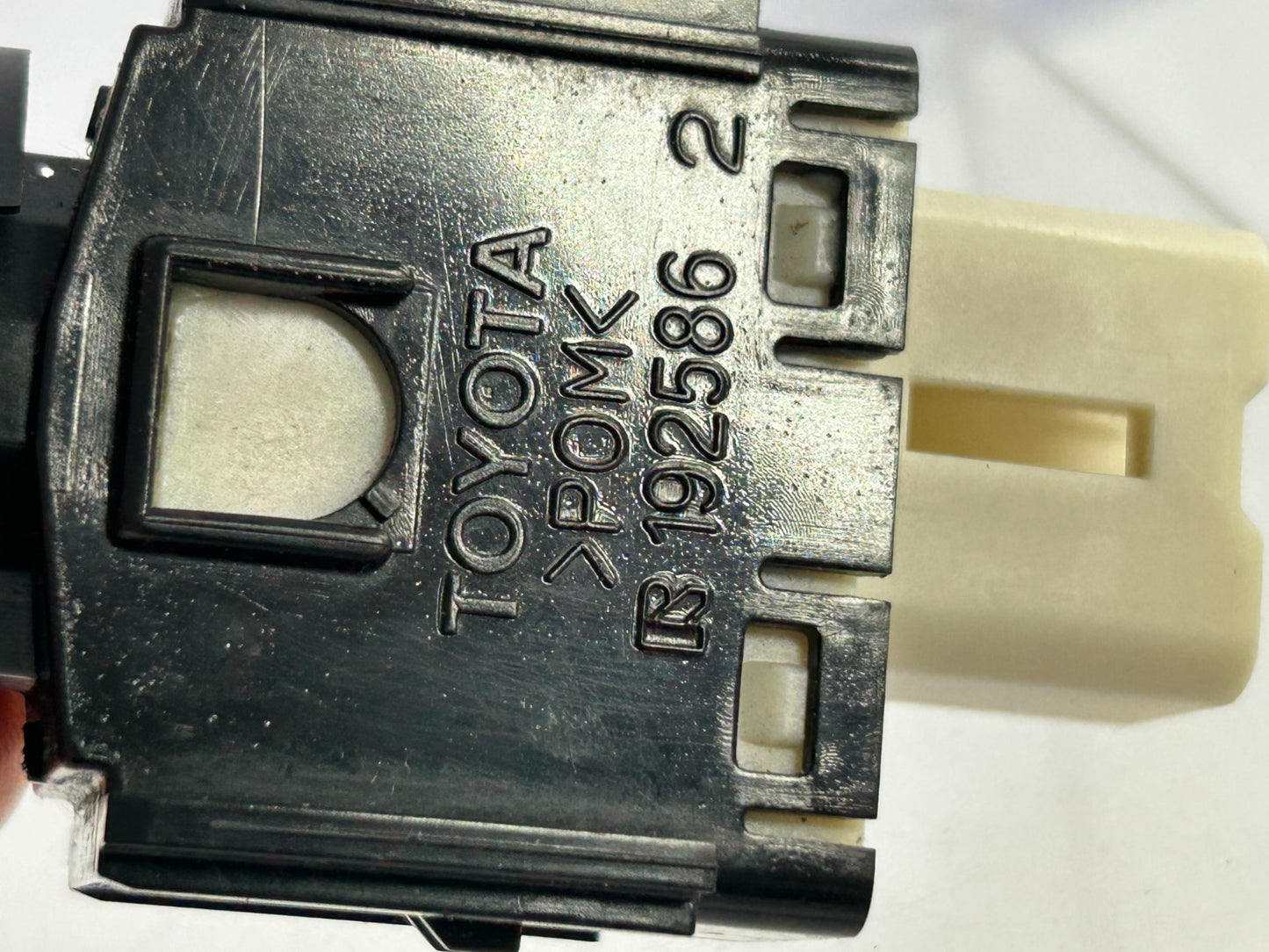 2001-2005 Toyota Sequoia Rear Tailgate Back Glass Window Switch OEM 84810-34010