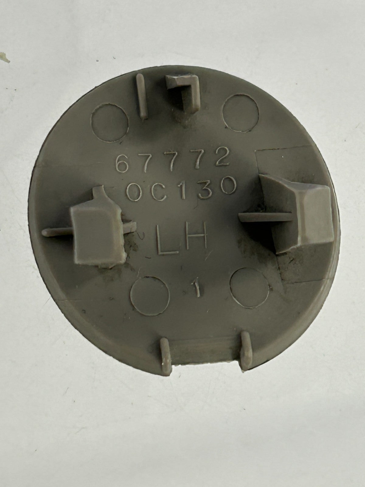 01-07 Toyota Sequoia Front Left Door Retainer Screw Cover Cap OEM 67772-0C130