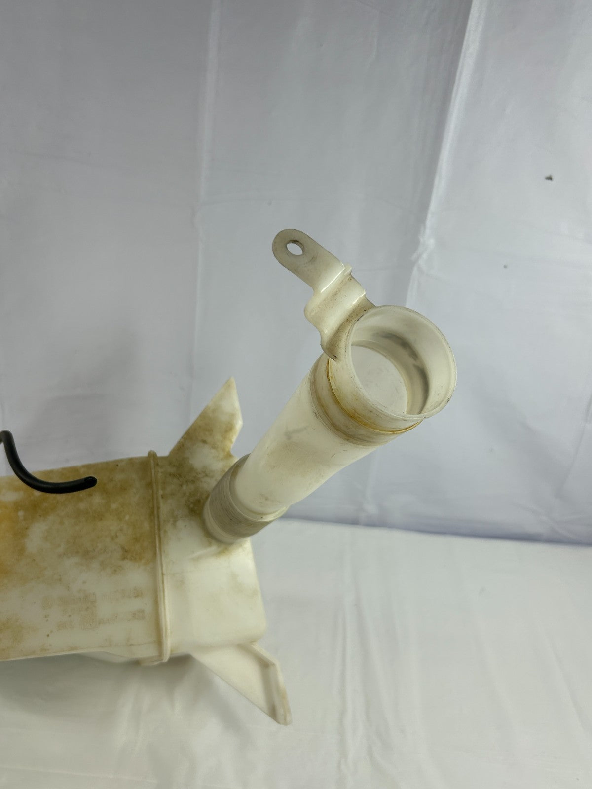 2005-2009 Subaru Outback Windshield Washer Fluid Bottle Tank OEM 86631AG04A