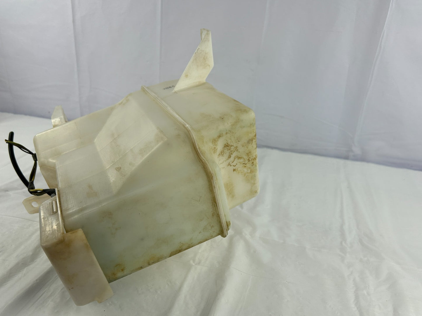 2005-2009 Subaru Outback Windshield Washer Fluid Bottle Tank OEM 86631AG04A
