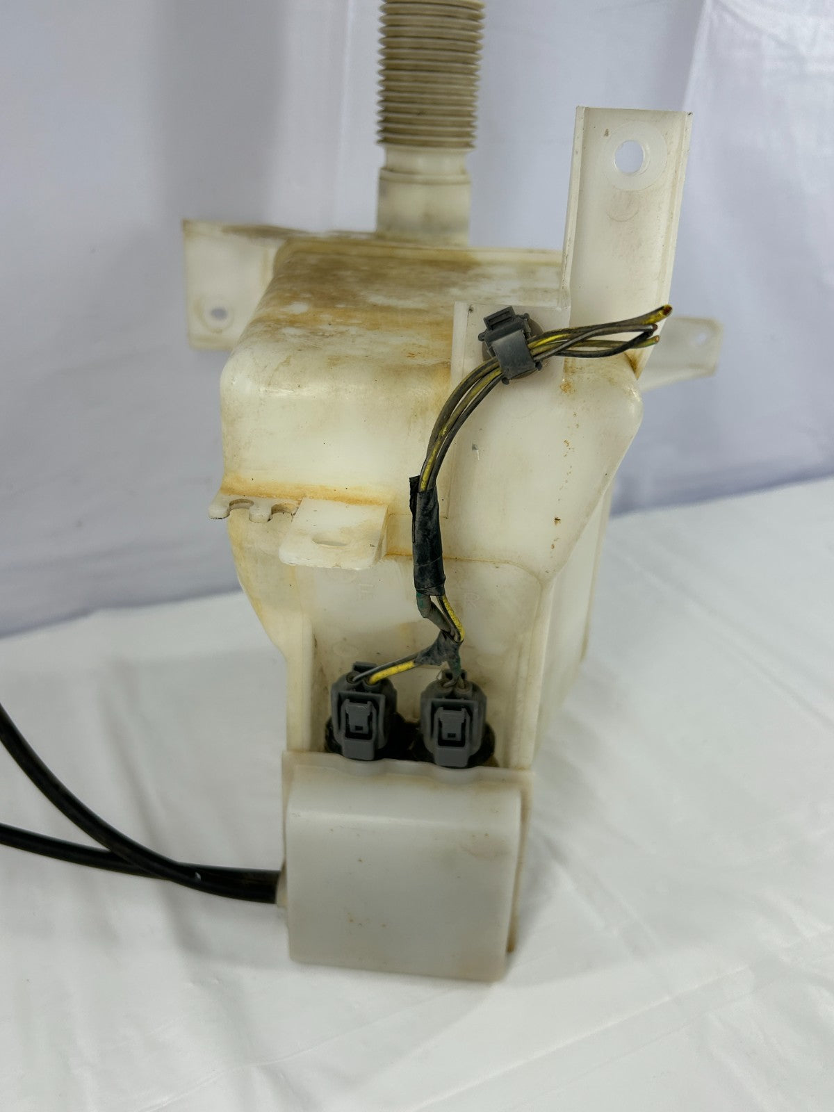 2005-2009 Subaru Outback Windshield Washer Fluid Bottle Tank OEM 86631AG04A