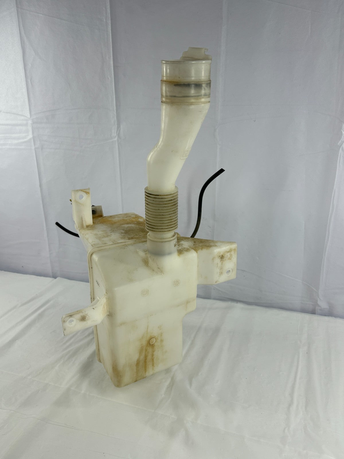 2005-2009 Subaru Outback Windshield Washer Fluid Bottle Tank OEM 86631AG04A