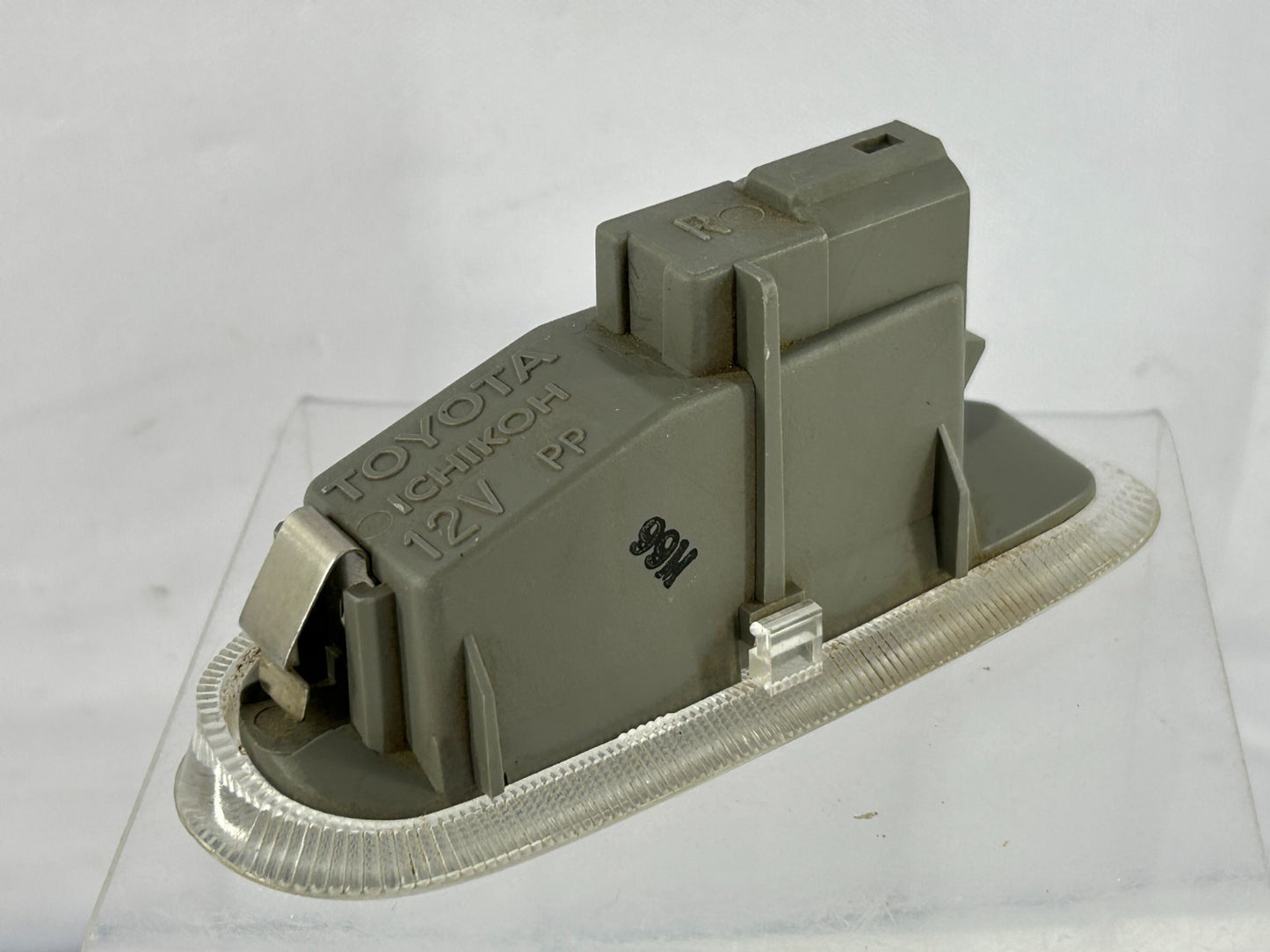 98-07 Toyota Land Cruiser Rear Right Passenger Door Courtesy Light 81230-33010
