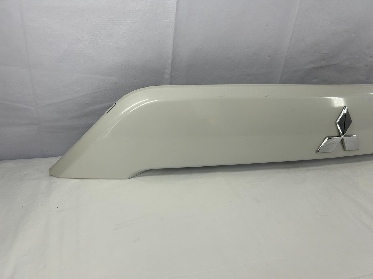 07-13 Mitsubishi Outlander Rear Tailgate Hatch Garnish Trim White OEM 5817A022WA