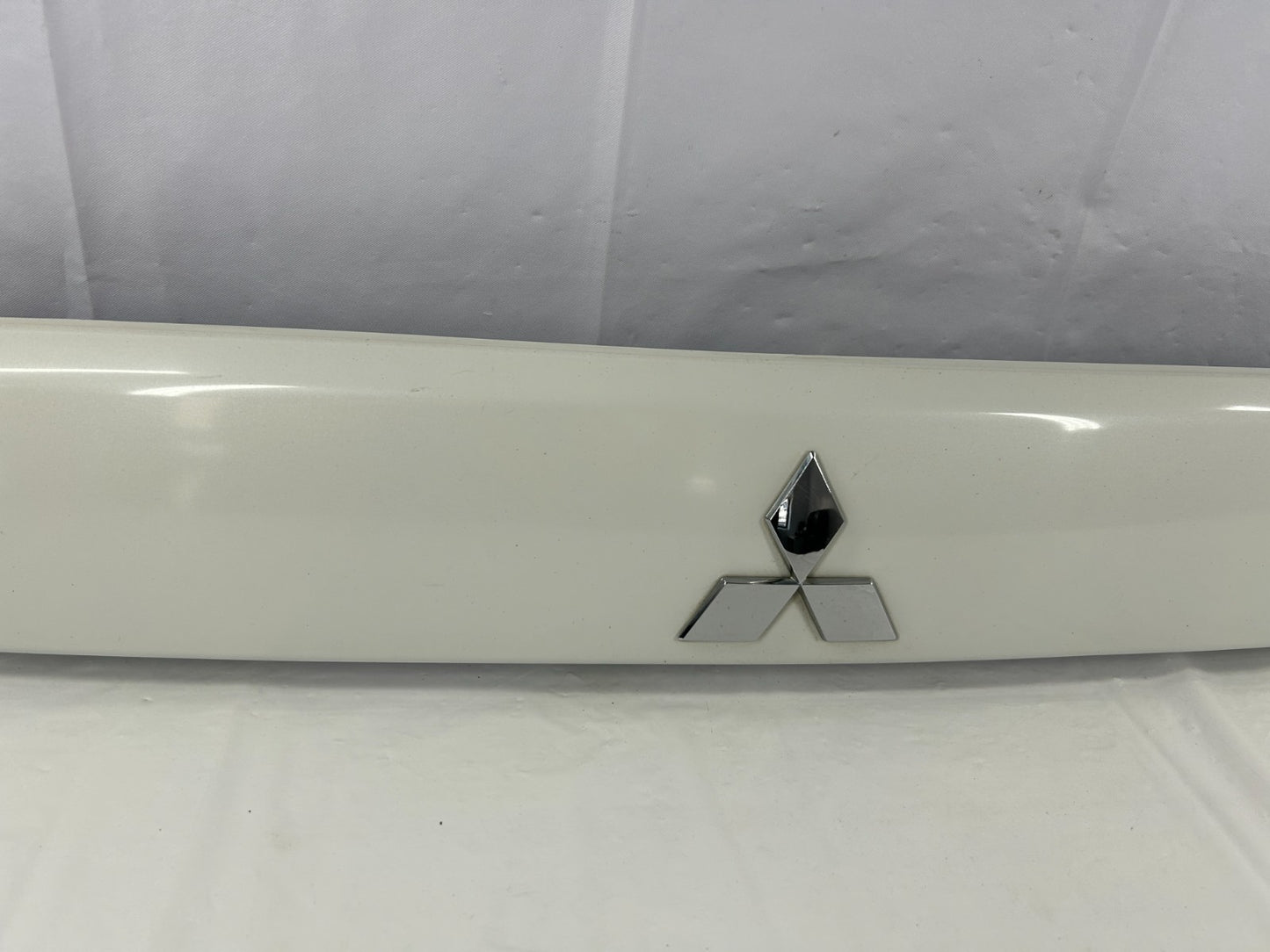 07-13 Mitsubishi Outlander Rear Tailgate Hatch Garnish Trim White OEM 5817A022WA