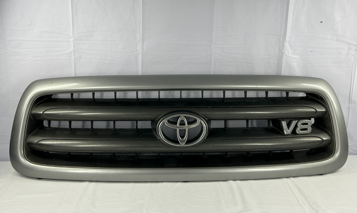 2001-2005 Toyota Sequoia SR5 Front Radiator V8 Grill Silver OEM 53100-0C030-B1