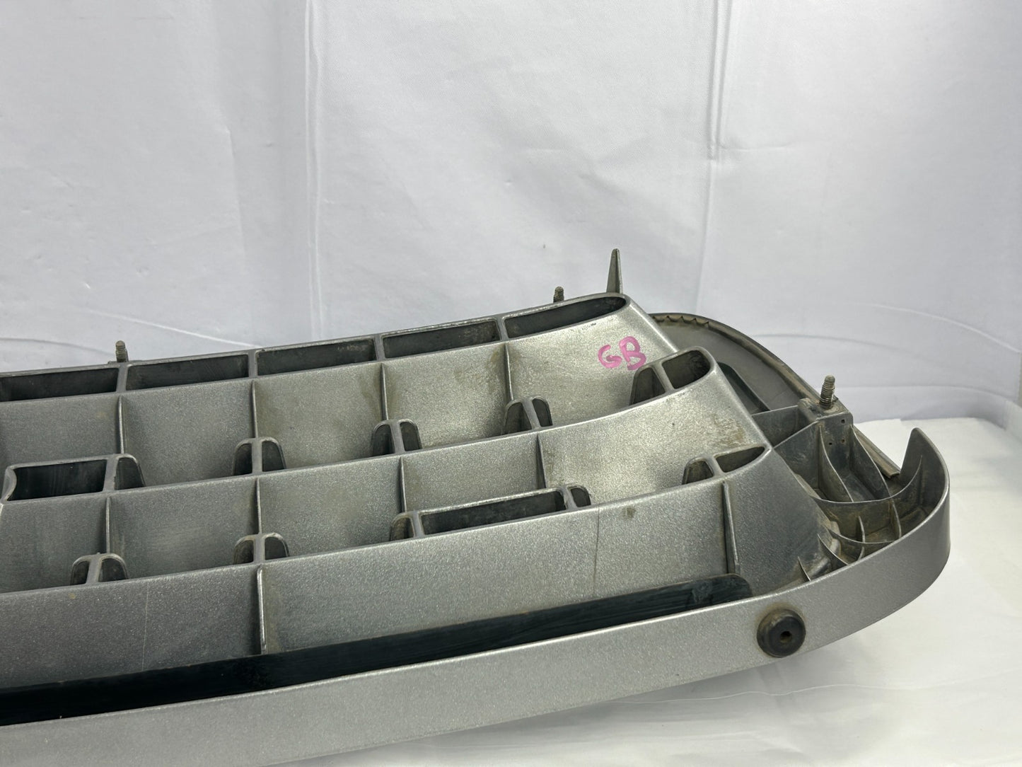 2001-2005 Toyota Sequoia SR5 Front Radiator V8 Grill Silver OEM 53100-0C030-B1