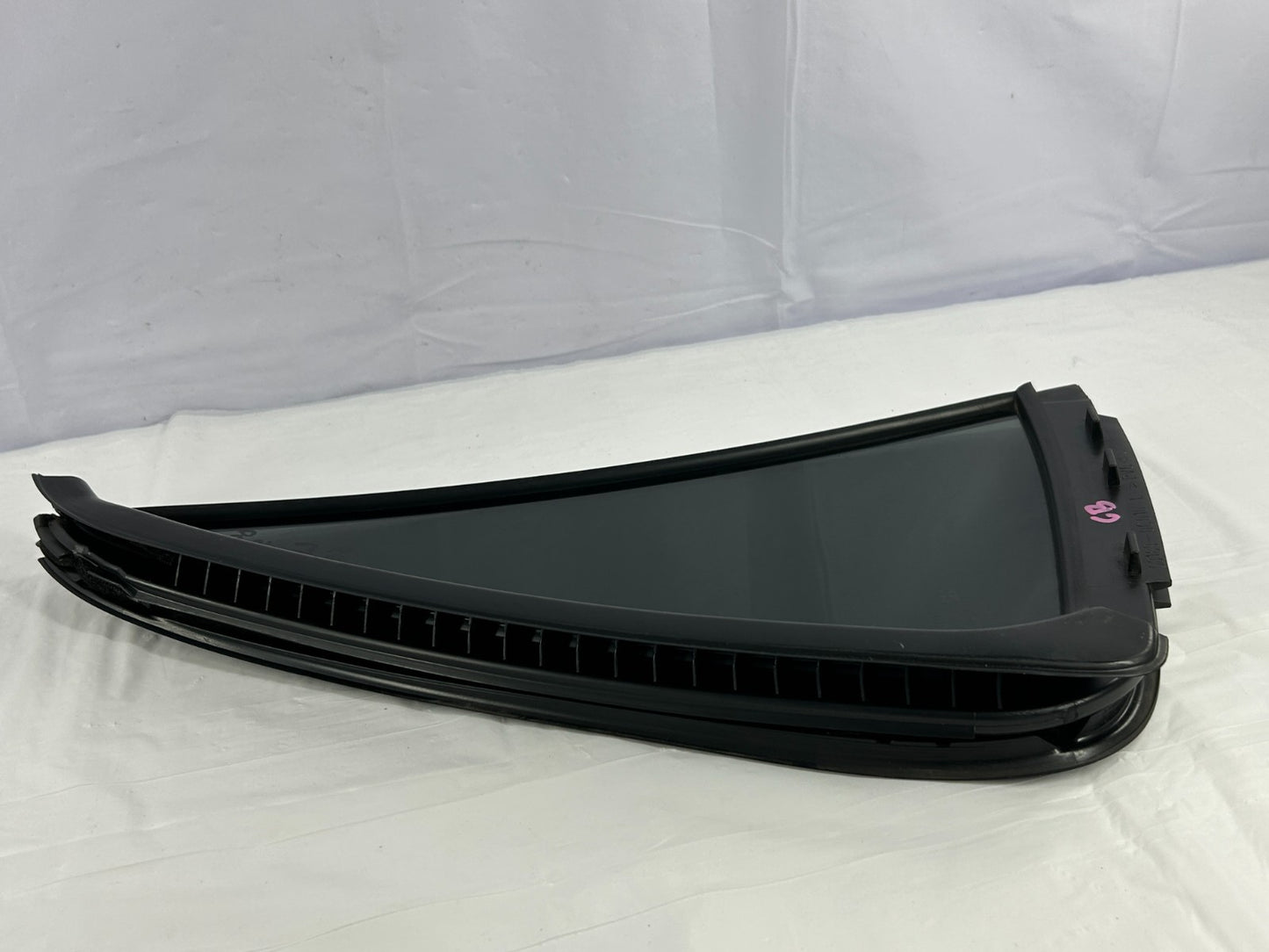 2001-2007 Toyota Sequoia Rear Left Quarter Window Glass Panel OEM 68124-0C010