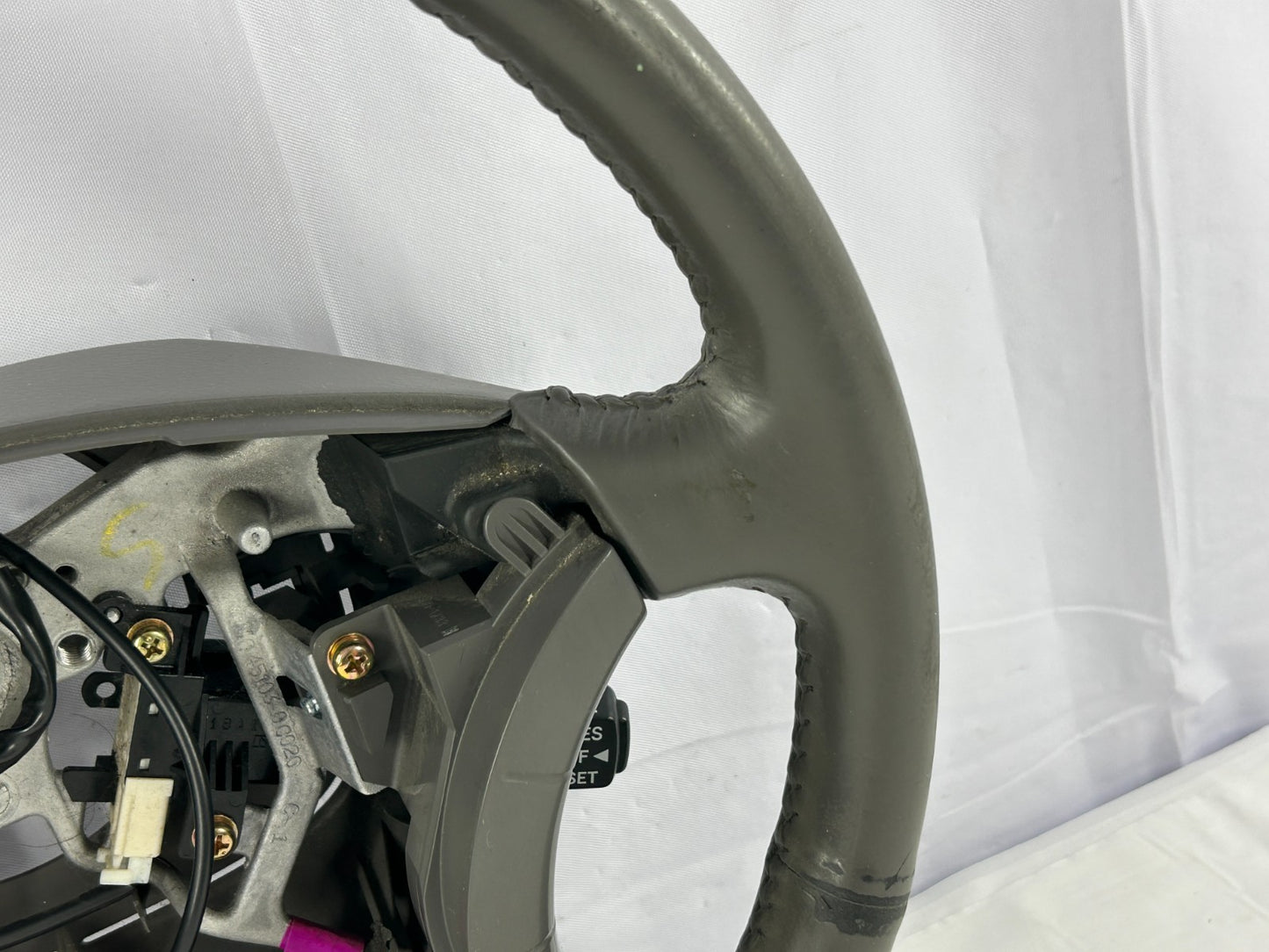 02-05 Toyota Sequoia Steering Wheel With Cruise Control Switch OEM 45100-0C150