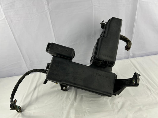 02-05 Toyota Sequoia Engine Bay Fuse Box Relay Junction Block OEM 82720-0C011
