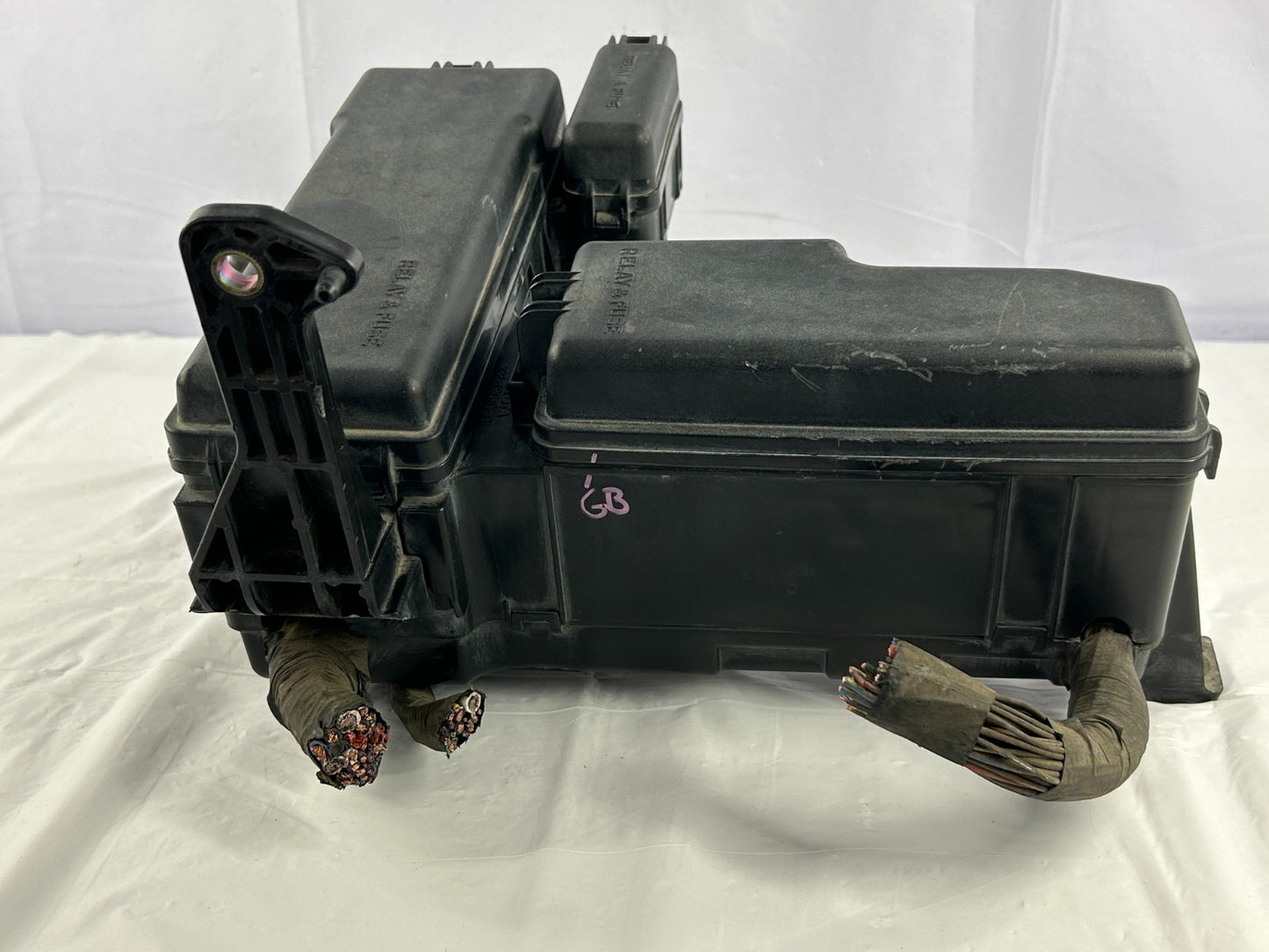 02-05 Toyota Sequoia Engine Bay Fuse Box Relay Junction Block OEM 82720-0C011