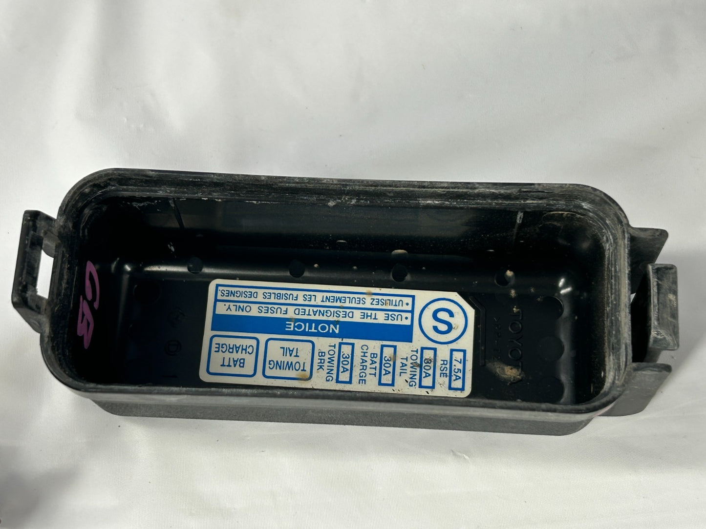 02-05 Toyota Sequoia Engine Bay Fuse Box Relay Junction Block OEM 82720-0C011