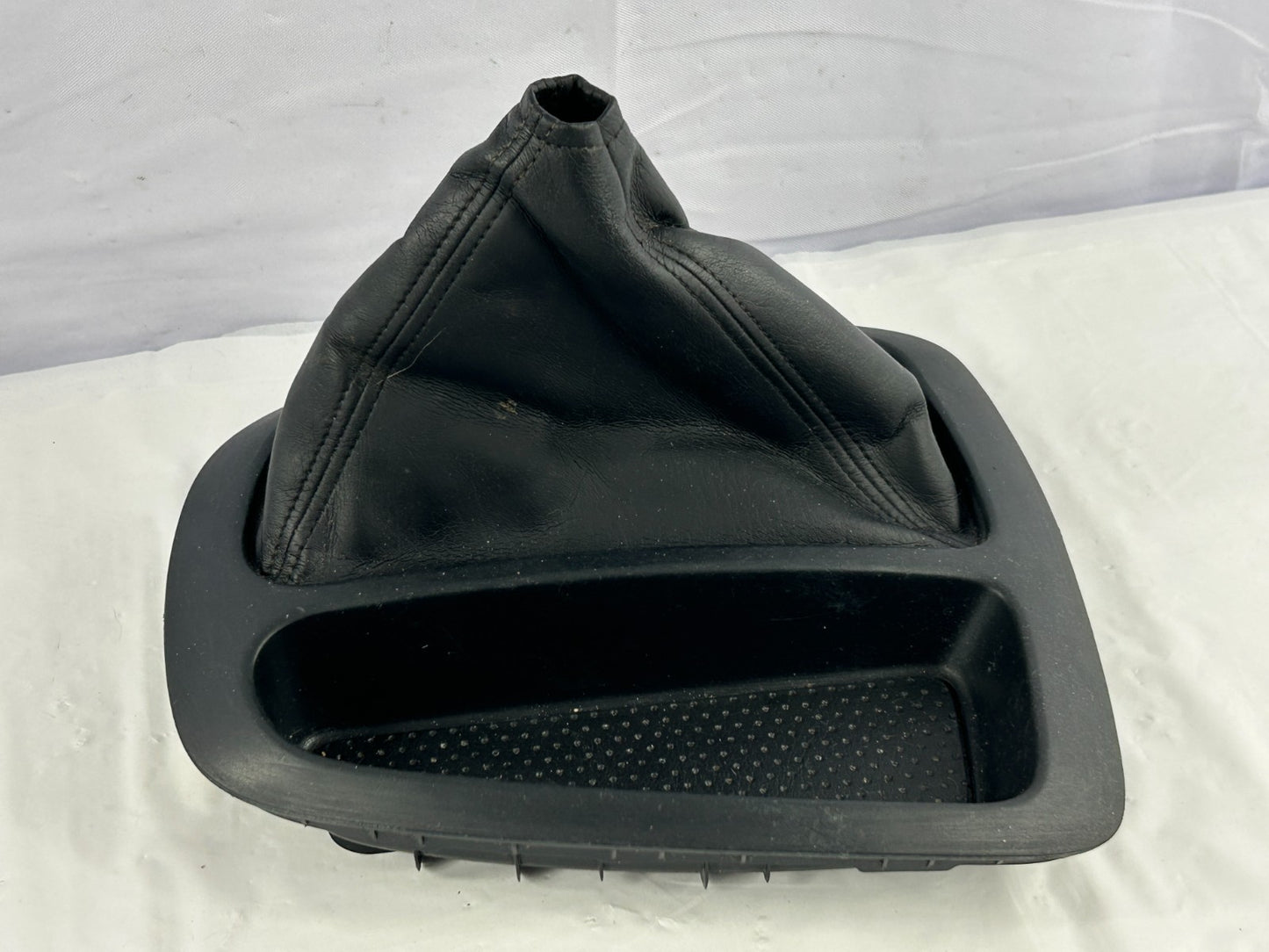 2001-2005 Toyota Sequoia Transfer Case Shifter Boot Storage Tray OEM 58808-0C010