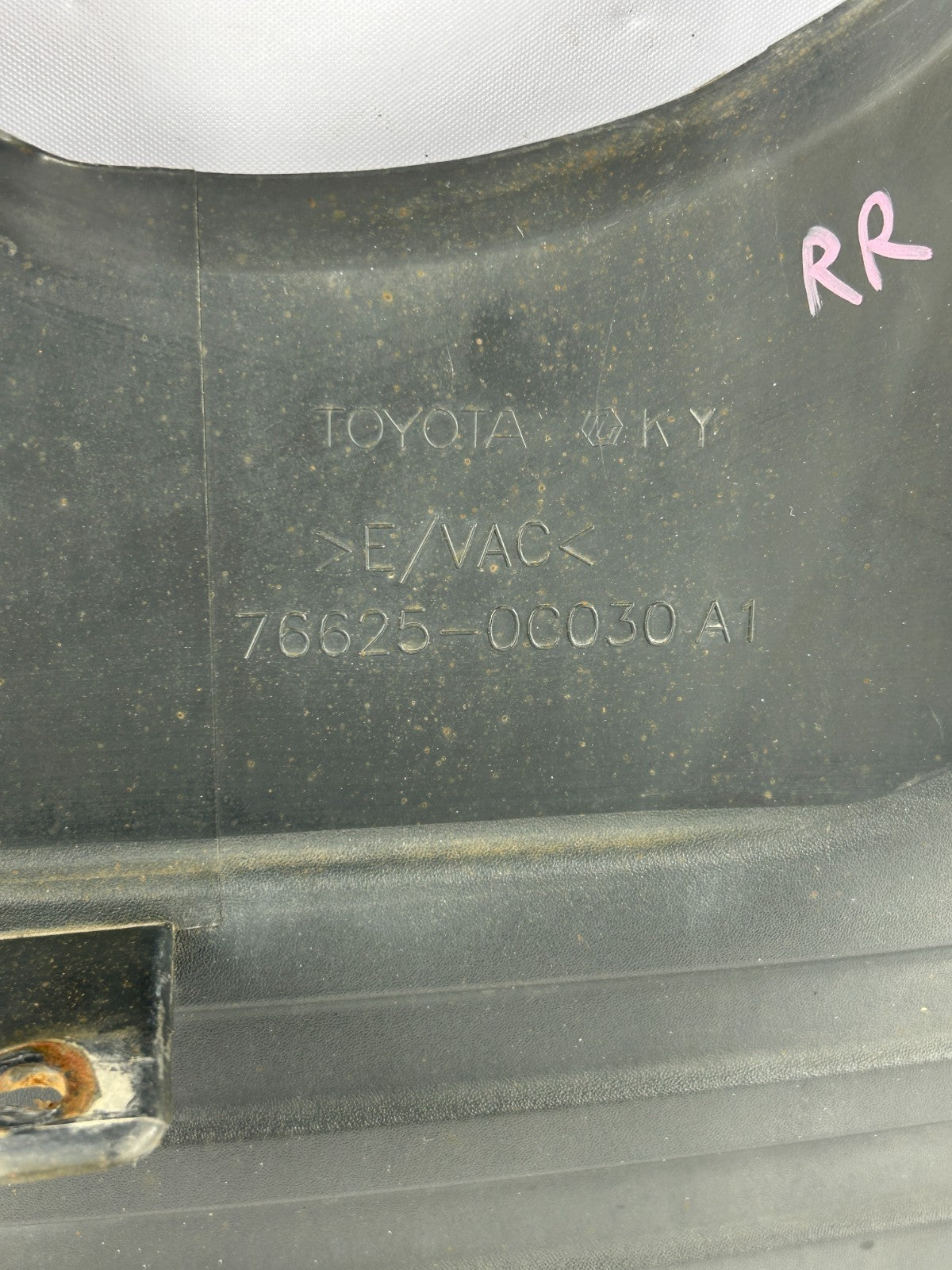 2001-2007 Toyota Sequoia Rear Right Side Mud Flap Splash Guard OEM 76625-0C030