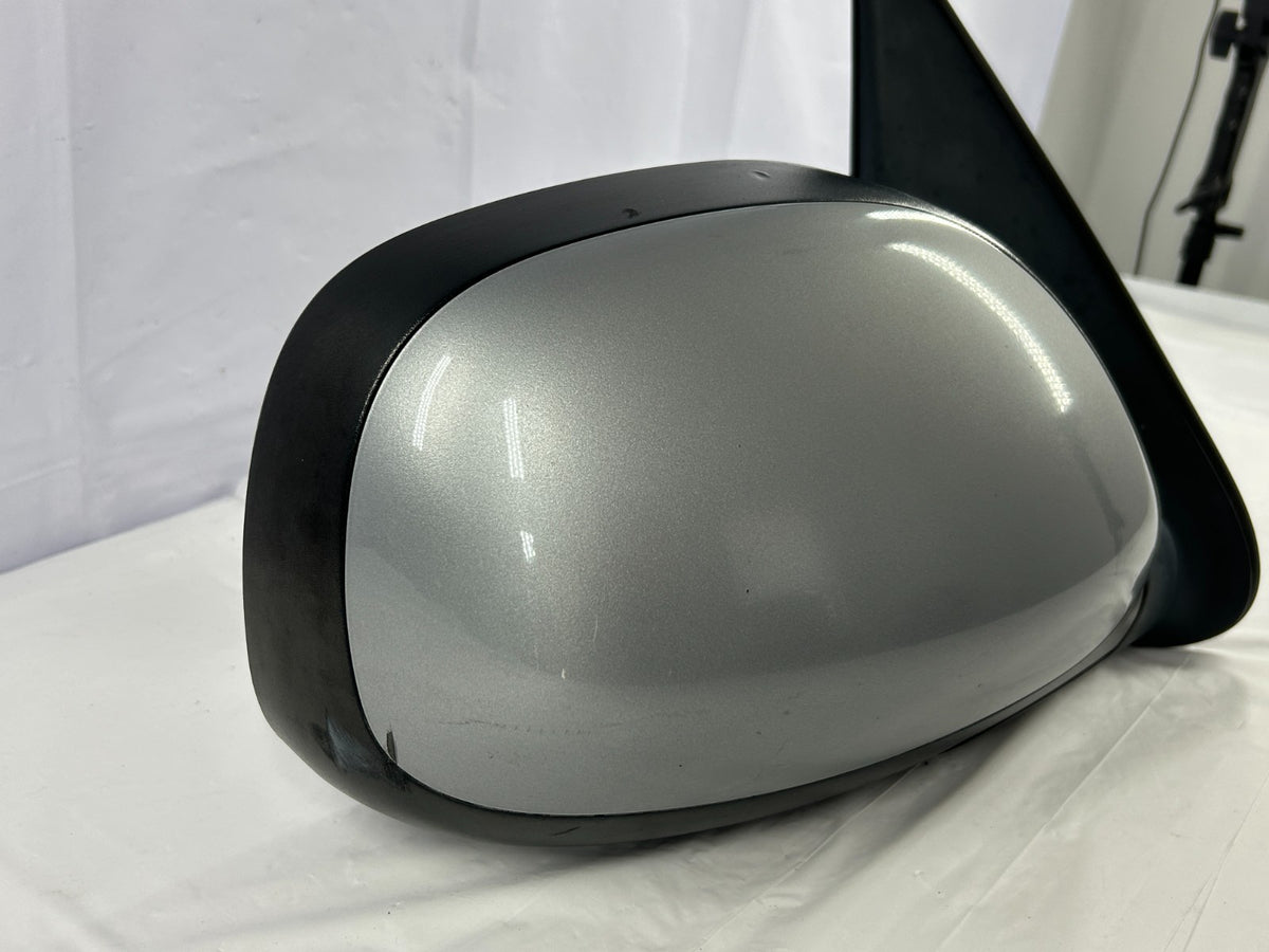 01-07 Toyota Sequoia Front Right Side View Door Mirror 5-Wire OEM 87910-0C060-B1