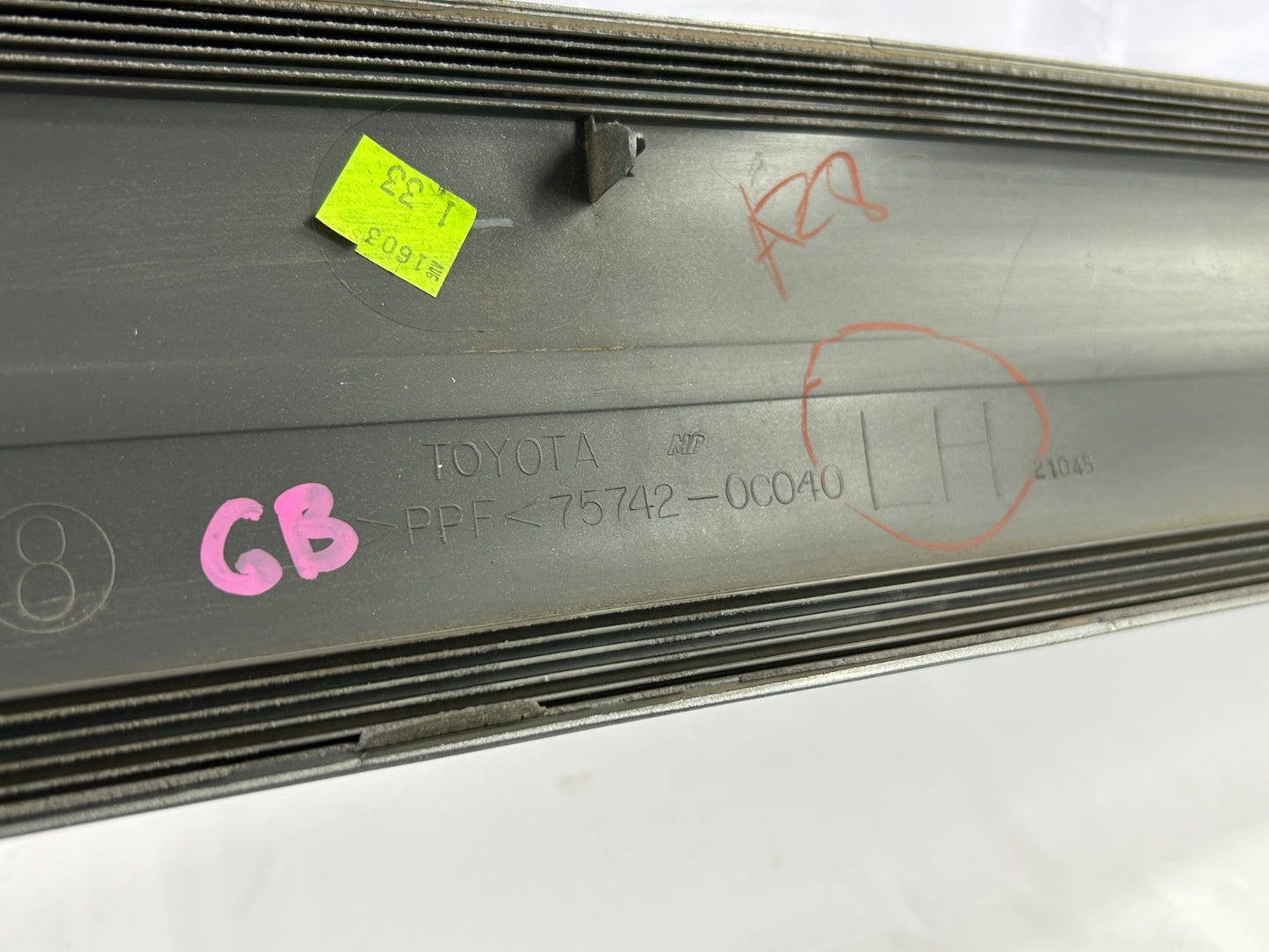 01-05 Toyota Sequoia Rear Left Outside Door Moulding Silver OEM 75742-0C040-B1