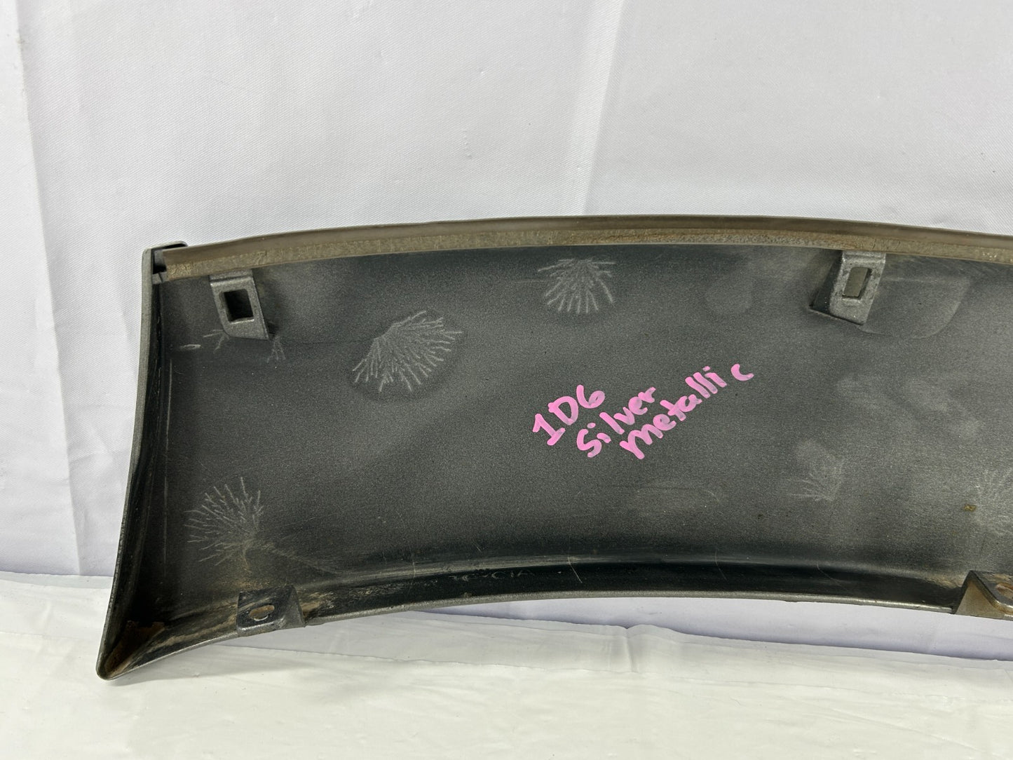 2001-2004 Toyota Sequoia Rear Right Quarter Fender Flare Molding OEM 75653-0C900