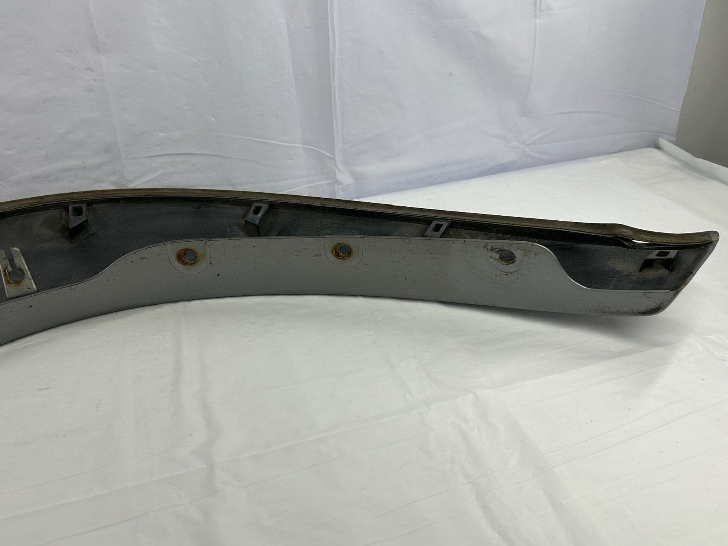 2001-2007 Toyota Sequoia Front Right Wheel Fender Flare Molding OEM 75611-0C901