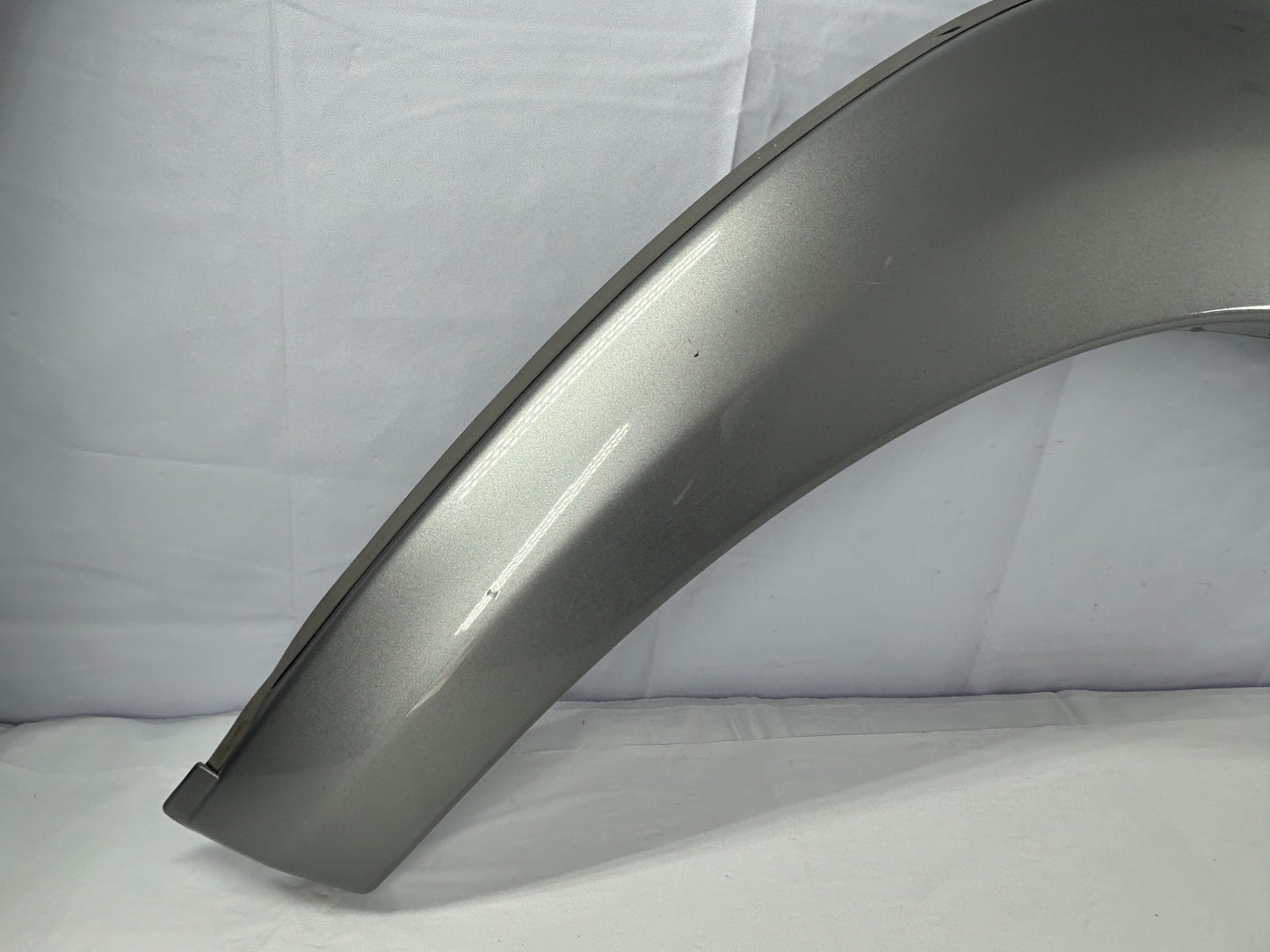 2001-2007 Toyota Sequoia Front Right Wheel Fender Flare Molding OEM 75611-0C901