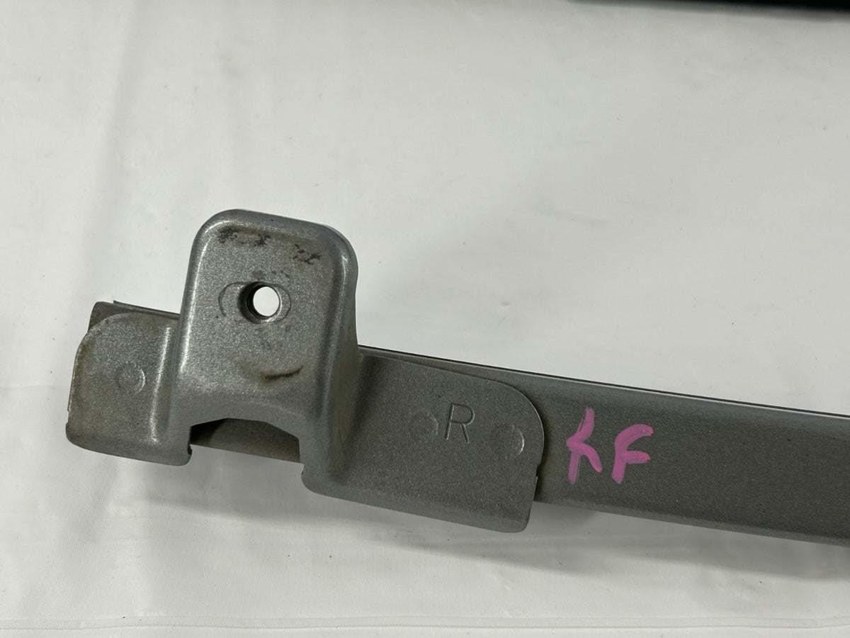 01-07 Toyota Sequoia Front RH Lower Door Guide Channel Rail Set OEM 67401-0C020