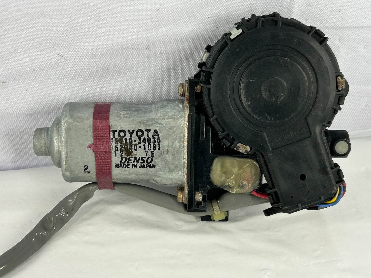 2001-2007 Toyota Sequoia Front Right Door Power Window Motor OEM 85710-34030