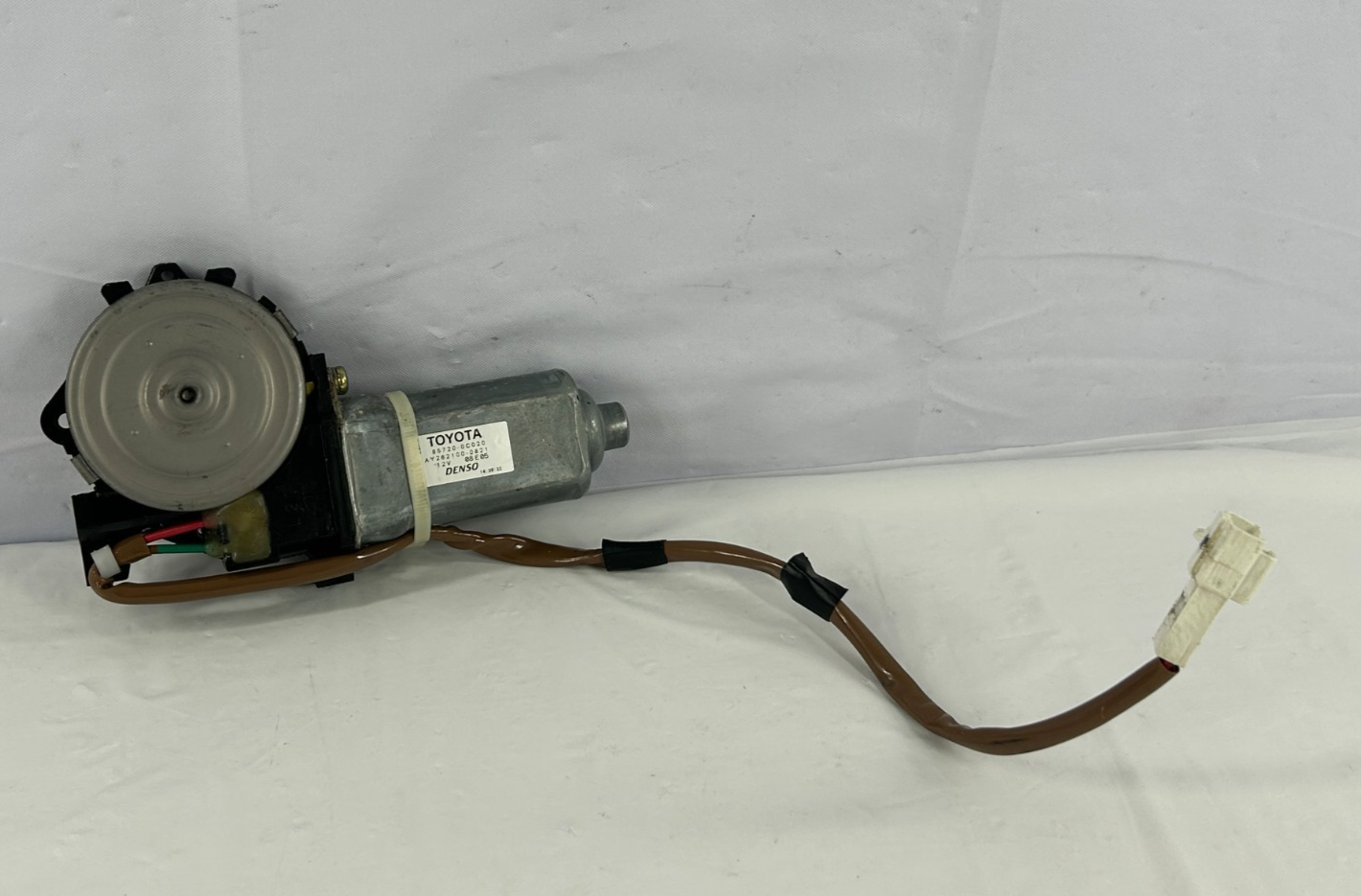 2001-2007 Toyota Sequoia Rear Right Side Door Power Window Motor 85720-0C020