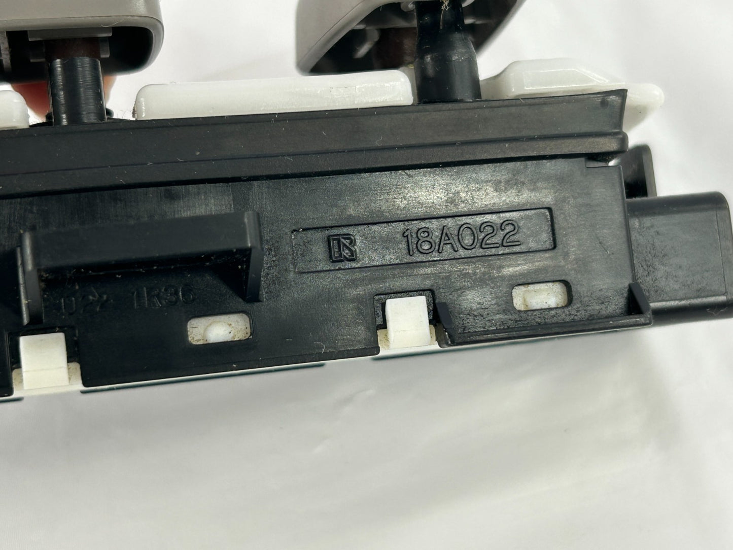 01-04 Toyota Sequoia Front Left Seat Adjustment Control Switches OEM 84922-33130