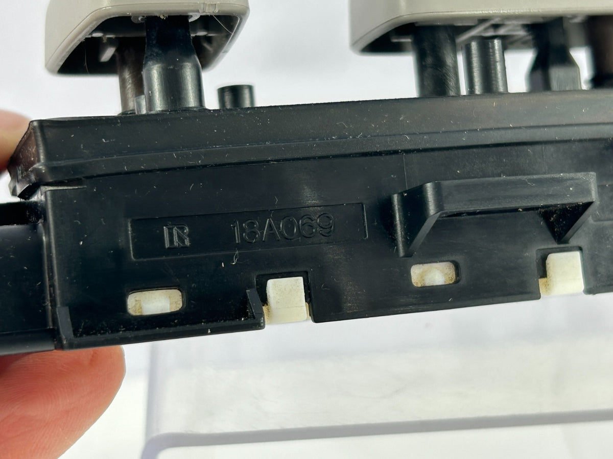 2001-2005 Toyota Sequoia Front Right Side Seat Control Switches OEM 84922-34010