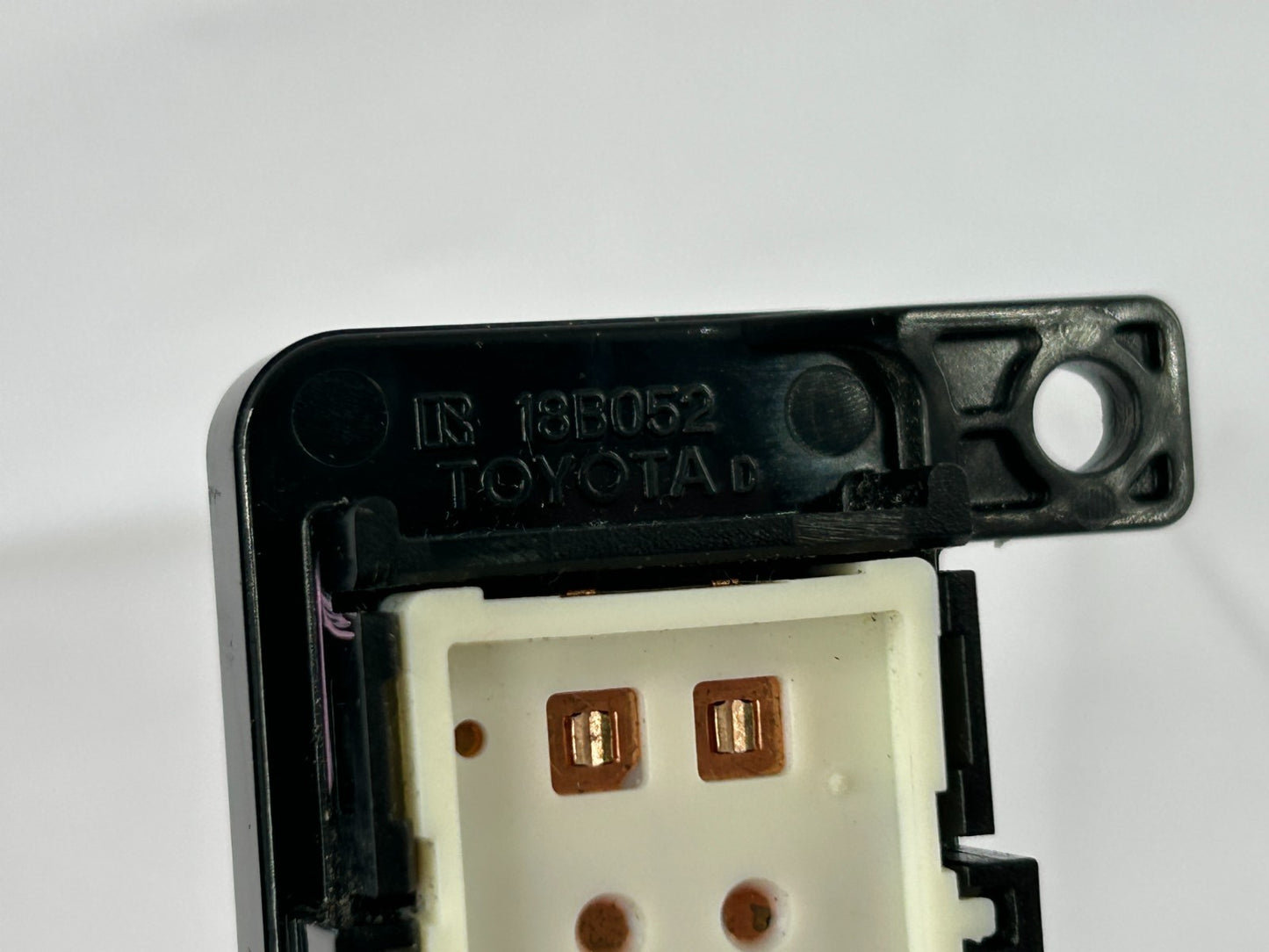 2008-2013 Toyota Highlander Front Left Power Seat Lumbar Switch OEM 849200E010C0