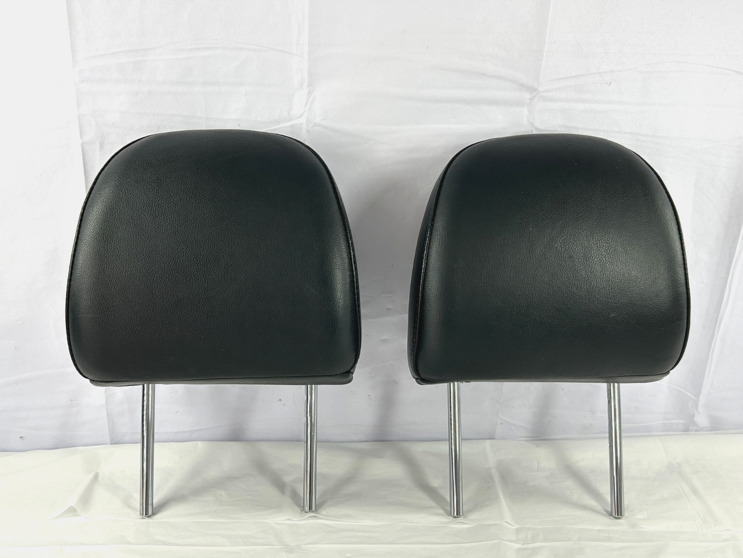10-11 Toyota Highlander Front Seat Headrest Pair Black Leather OEM 719100E100C0
