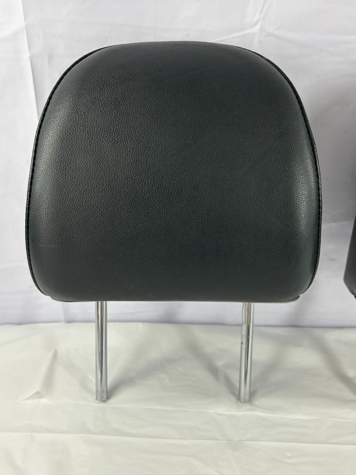 10-11 Toyota Highlander Front Seat Headrest Pair Black Leather OEM 719100E100C0