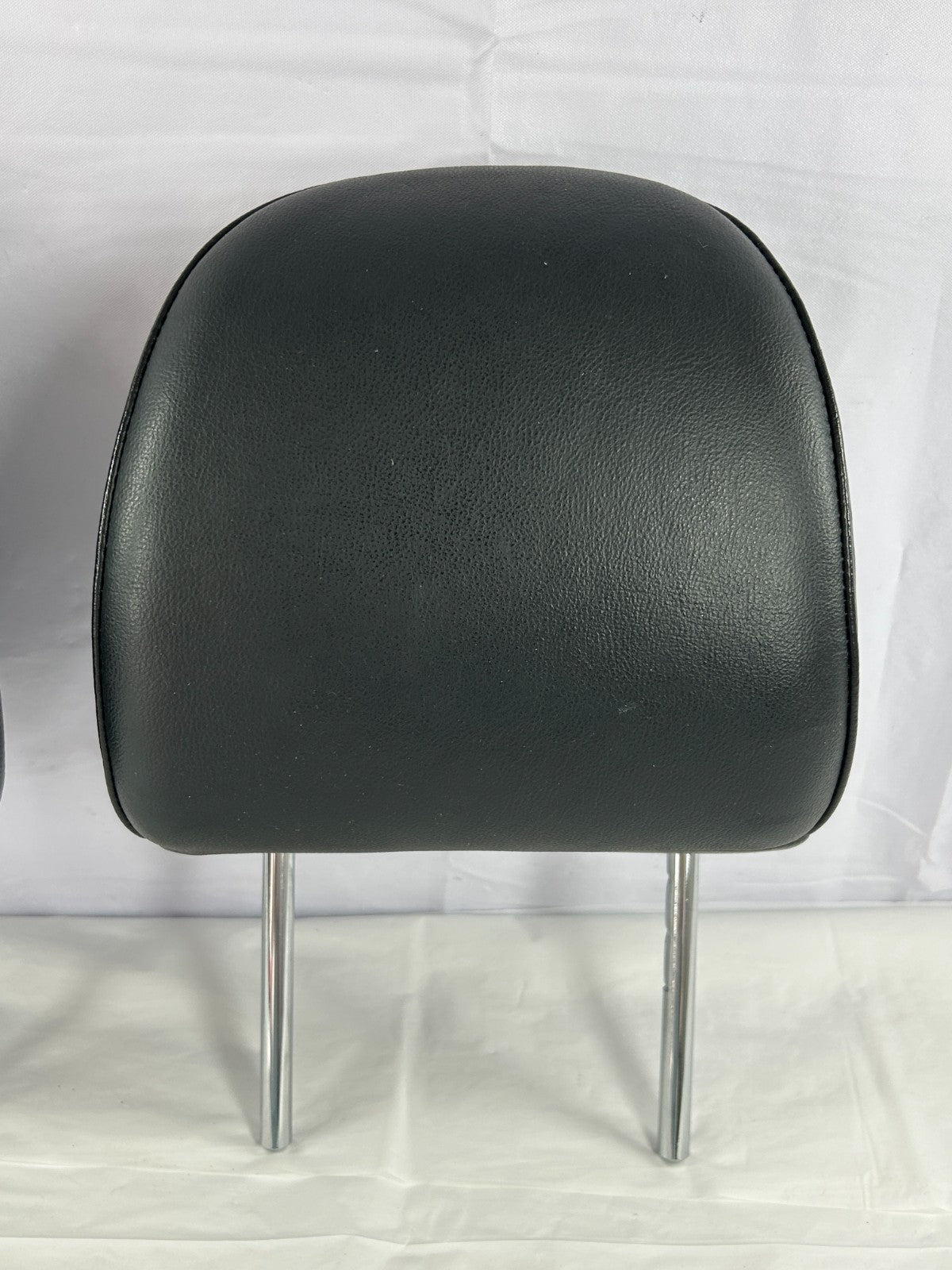 10-11 Toyota Highlander Front Seat Headrest Pair Black Leather OEM 719100E100C0