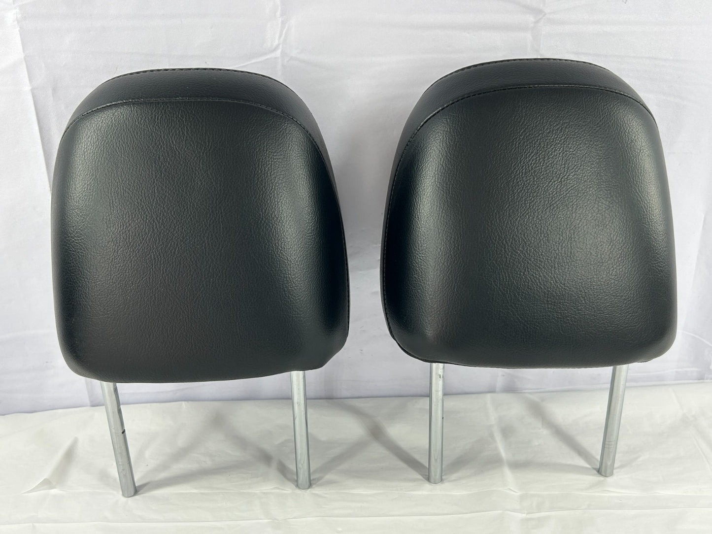 10-11 Toyota Highlander Front Seat Headrest Pair Black Leather OEM 719100E100C0