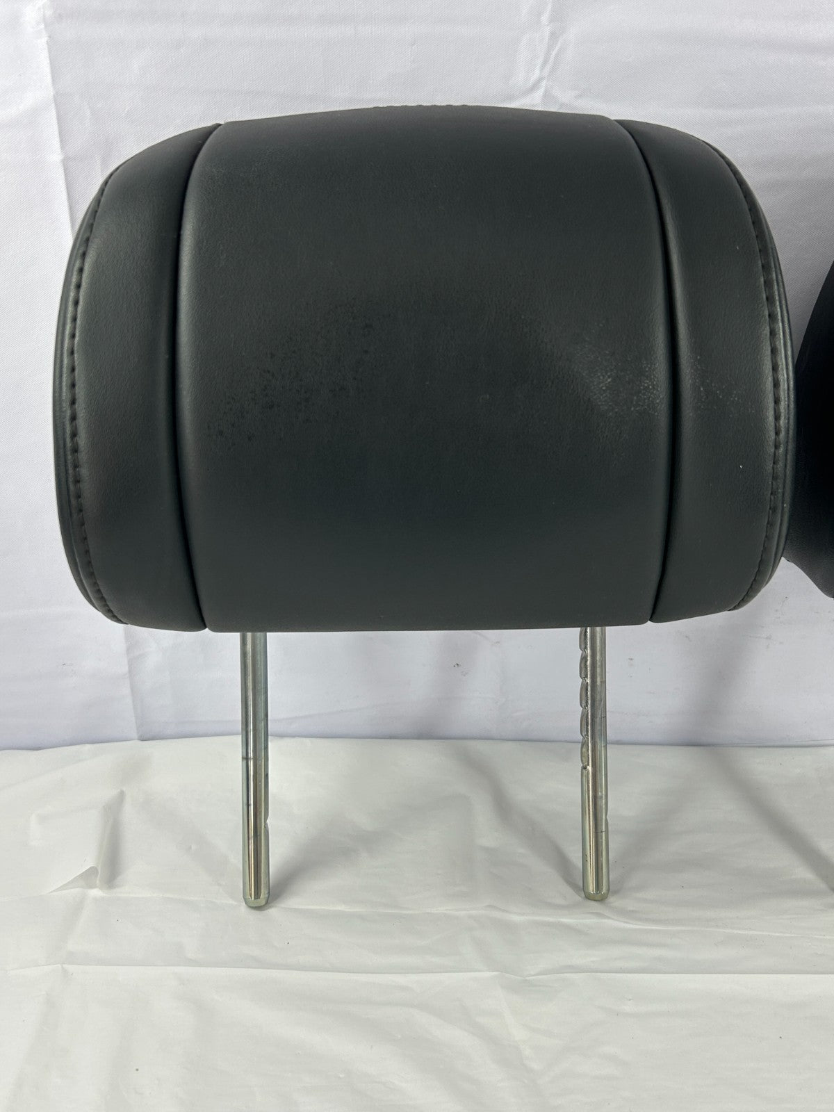 2009-2011 Honda Pilot Front Seat Headrest Pair Black Leather OEM 81140SZAA41ZA