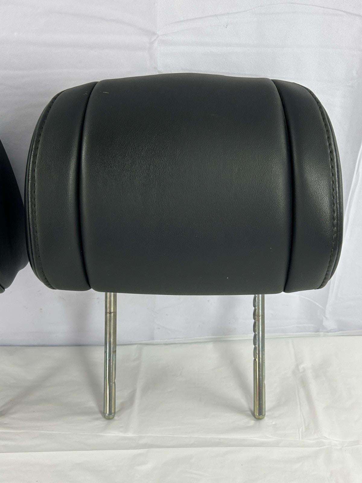 2009-2011 Honda Pilot Front Seat Headrest Pair Black Leather OEM 81140SZAA41ZA