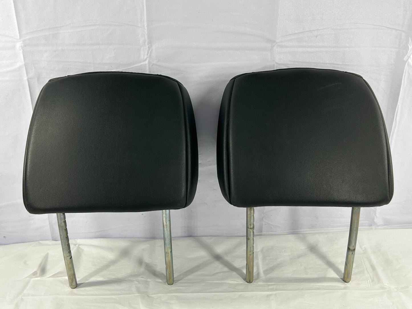 2009-2011 Honda Pilot Front Seat Headrest Pair Black Leather OEM 81140SZAA41ZA