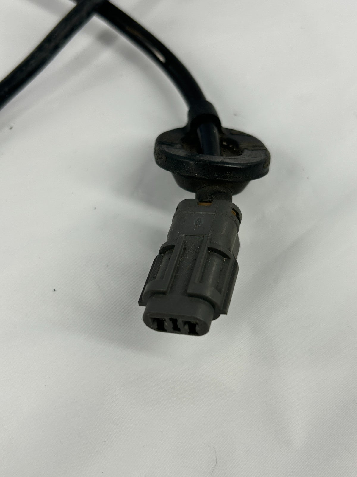 2000-2006 Subaru Legacy Front Right Side ABS Wheel Speed Sensor OEM 27540AE000